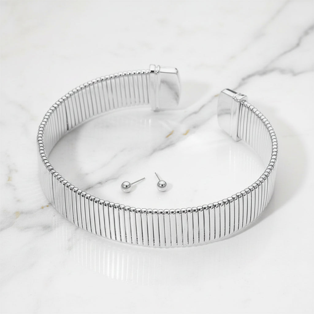 Soleia Ribbed Collar Necklace & Stud Earring Set