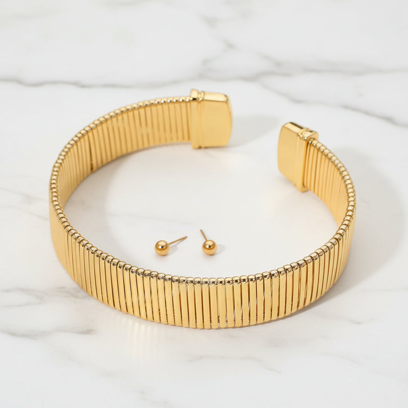 Soleia Ribbed Collar Necklace & Stud Earring Set