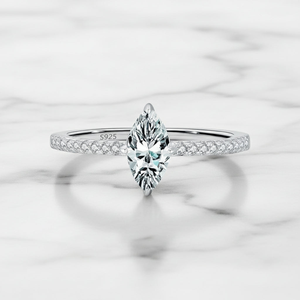 Minimalist Geometric Moissanite Ring S925